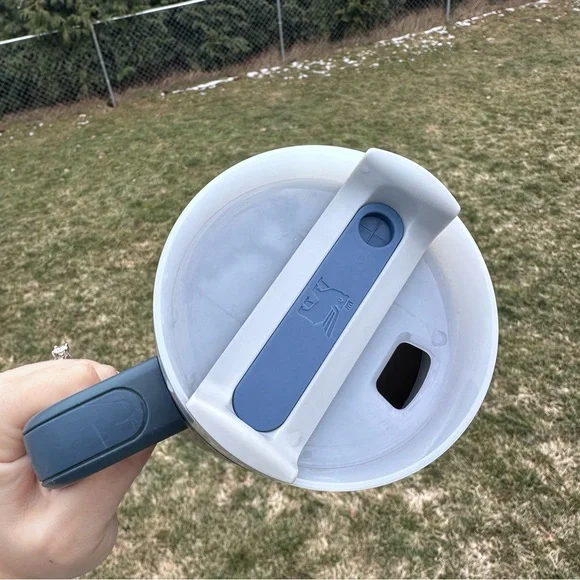 Stanley | Retired "Stormy Sea" Soft Touch Adventure Quencher | Size 40oz - Picture 3 of 7